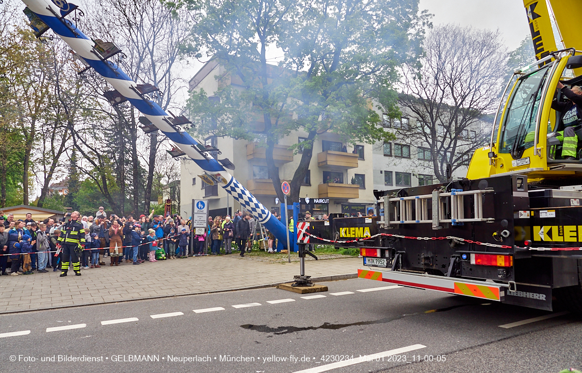 01.05.2023 - Maibaumaufstellung in Berg am Laim